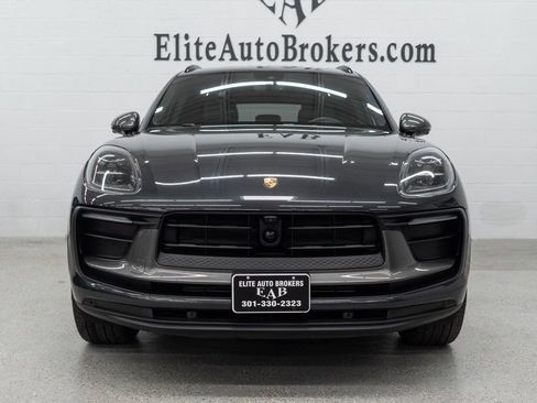 Used 2023 Porsche Macan Turbo image 4