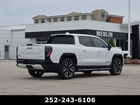 Used 2025 GMC Sierra EV Denali AWD/4WD image 7