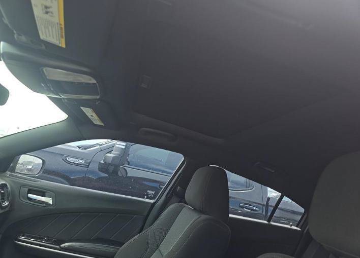Used 2019 Dodge Charger SXT RWD image 8