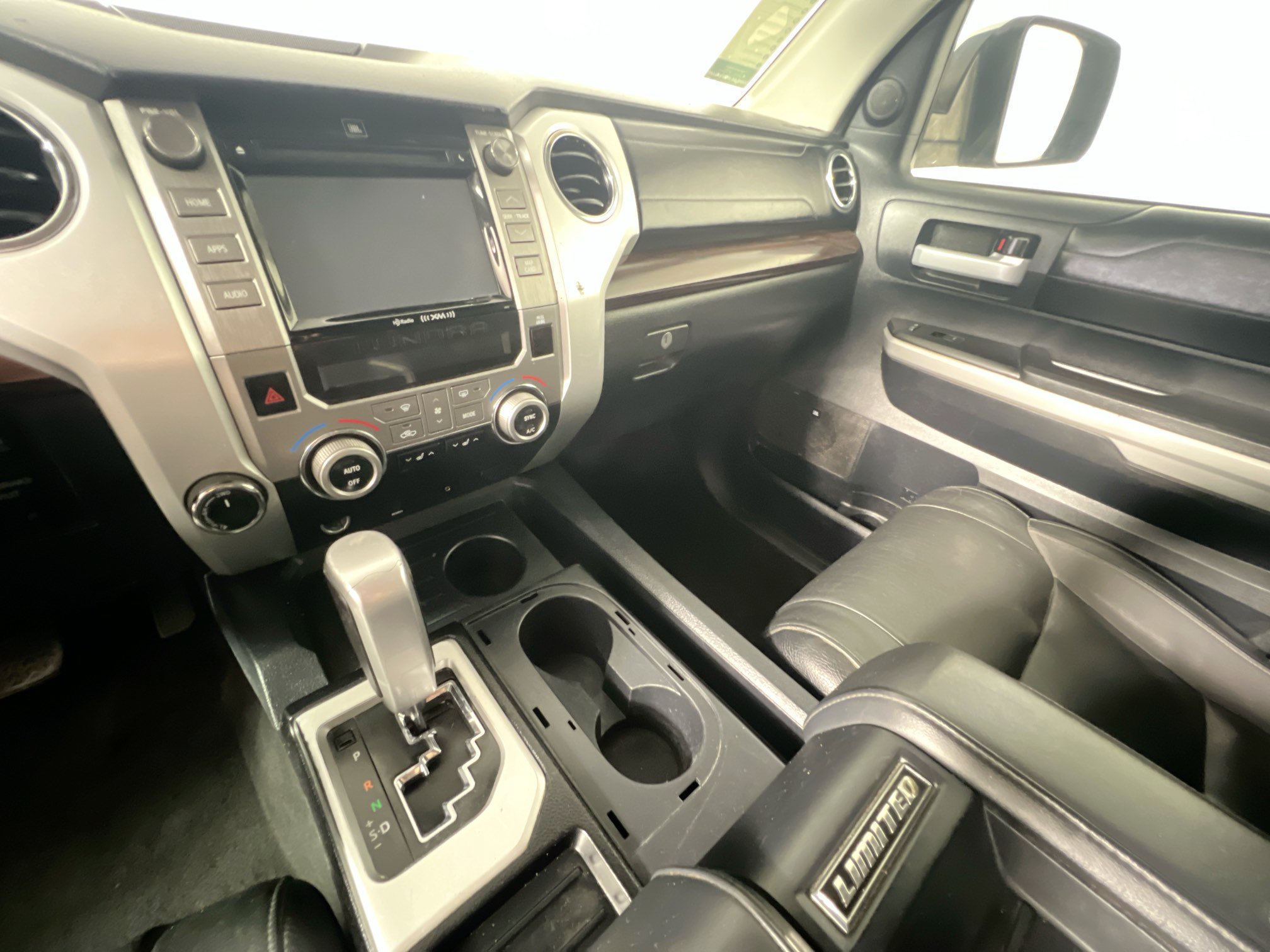 Used 2019 Toyota Tundra Limited w/ Limited Premium Package AWD/4WD image 20