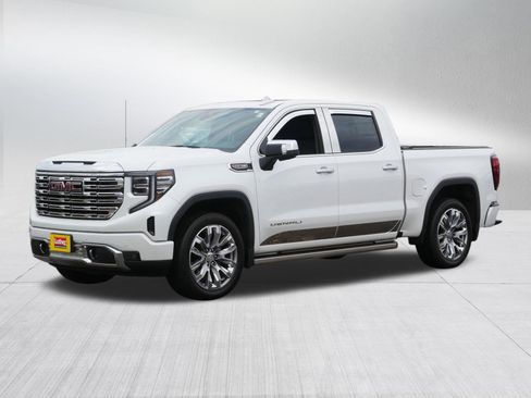 Used 2024 GMC Sierra 1500 Denali AWD/4WD image 3