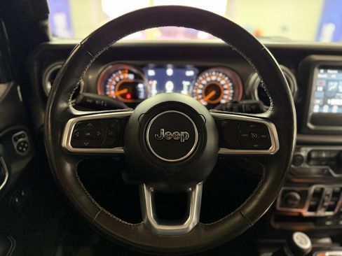 Used 2019 Jeep Wrangler Unlimited Sahara w/ Safety Group image 17