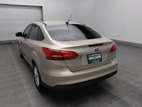 Used 2018 Ford Focus SE FWD image 5