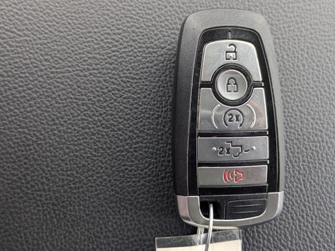 Used 2025 Ford F150 Lariat AWD/4WD image 29