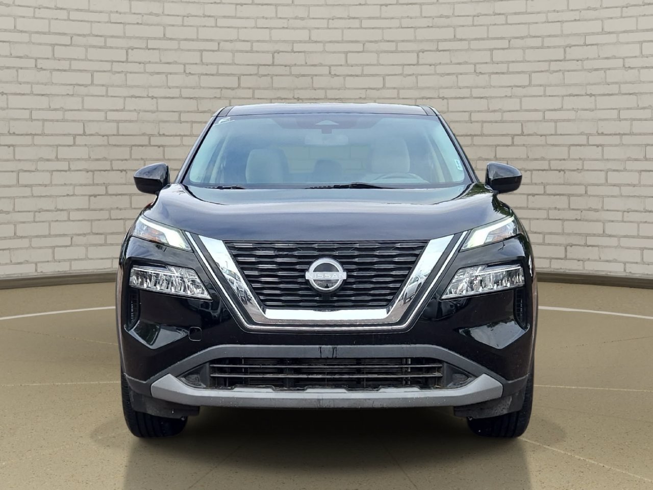 Used 2023 Nissan Rogue SV AWD/4WD image 2