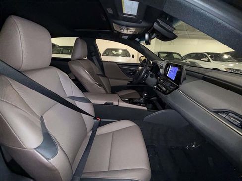 Certified 2023 Lexus ES 350 w/ Premium Package image 14