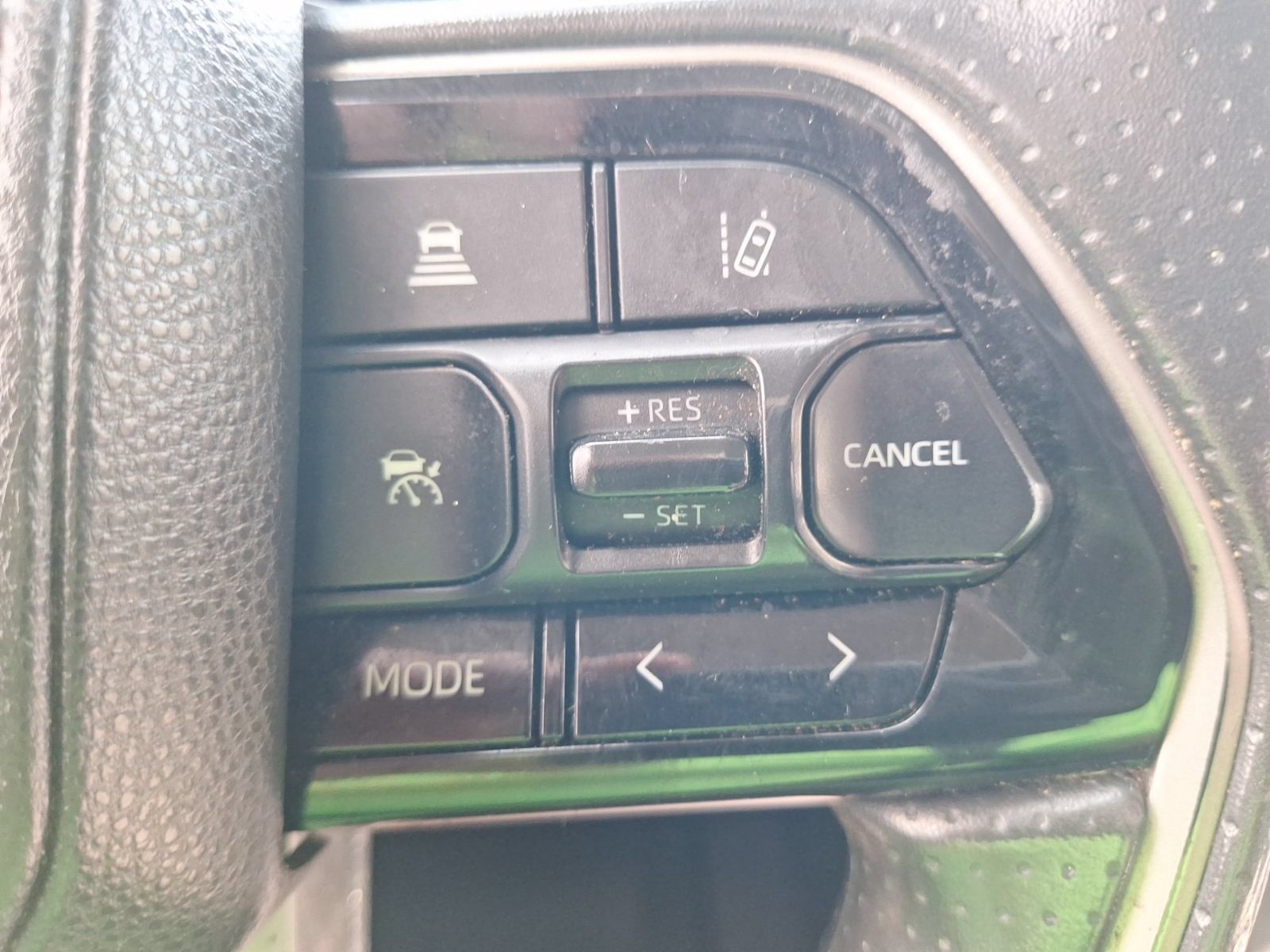 Used 2022 Toyota Tundra SR5 w/ SR5 Convenience Package AWD/4WD image 21