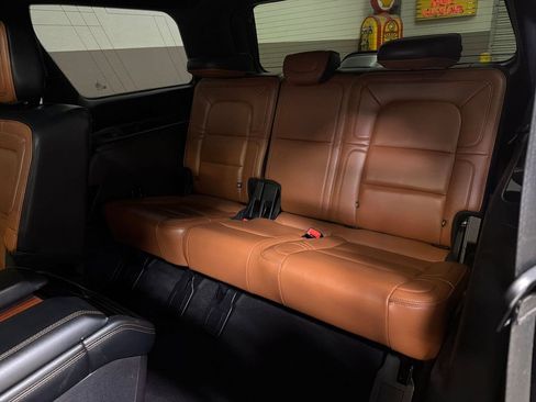 Used 2019 Lincoln Navigator Reserve AWD/4WD image 30
