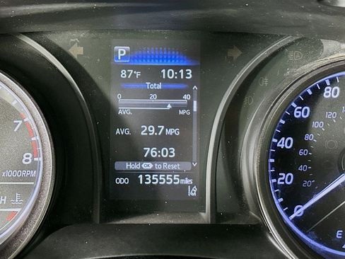 Used 2021 Toyota Camry SE image 19