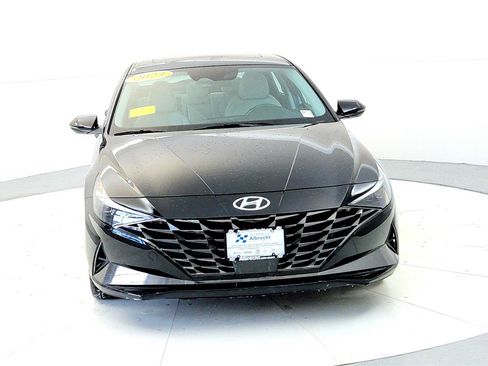 Used 2023 Hyundai Elantra Limited image 8