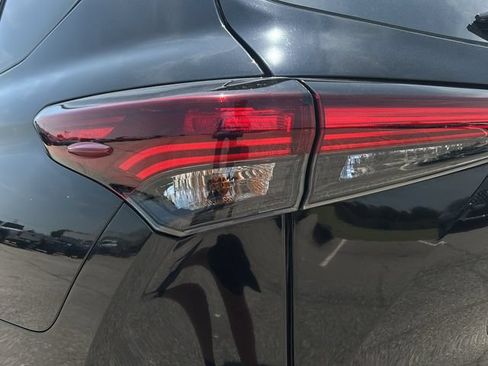Used 2025 Toyota Highlander XSE AWD/4WD image 28