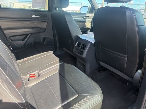 Used 2022 Volkswagen Atlas Cross Sport SE image 22