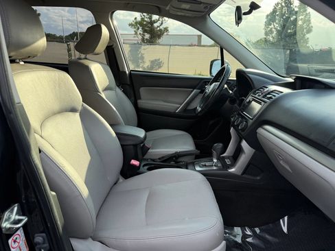 Used 2014 Subaru Forester 2.5i Limited AWD/4WD image 18