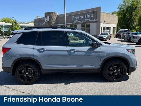 Used 2023 Honda Passport Elite image 4