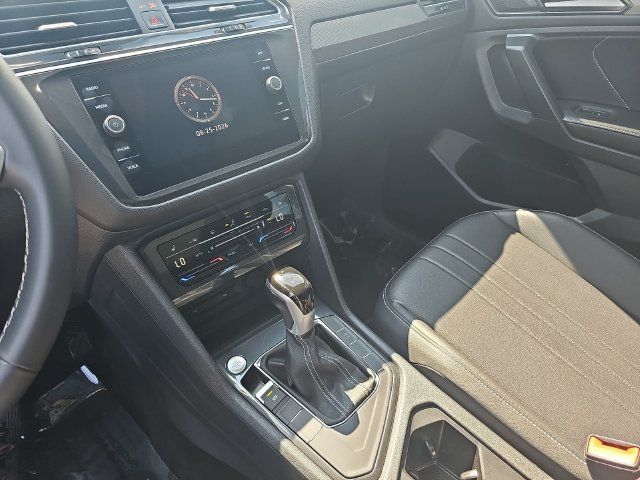 Used 2024 Volkswagen Tiguan SE FWD image 21
