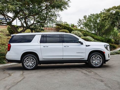 Used 2024 GMC Yukon XL Denali w/ Advanced Technology Package AWD/4WD image 6
