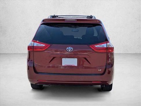 Used 2015 Toyota Sienna LE FWD image 7