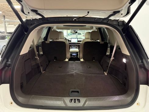 Used 2022 Lincoln Aviator Grand Touring w/ Equipment Group 301A AWD/4WD image 18