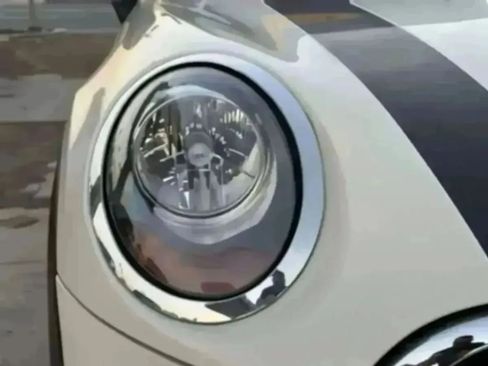 Used 2018 MINI Cooper 2-Door Hardtop FWD image 5