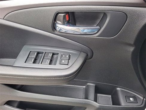 Used 2023 Honda Ridgeline Sport image 13