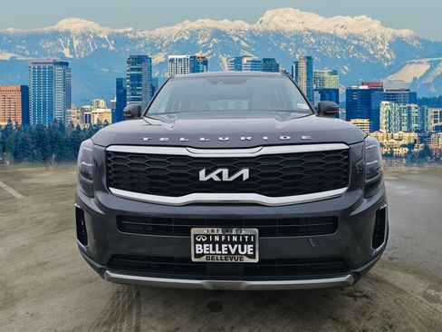 Used 2022 Kia Telluride EX w/ EX Premium Package image 2
