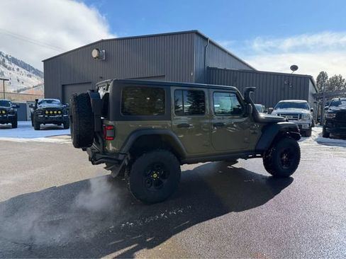 New 2025 Jeep Wrangler Unlimited Rubicon w/ Convenience Group AWD/4WD image 10