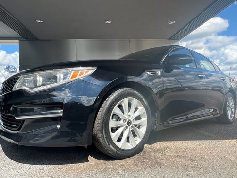 Used 2016 Kia Optima EX w/ Premium Package image 4