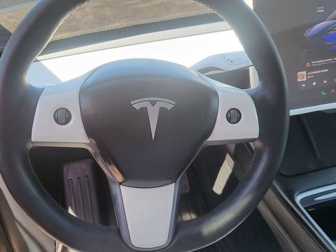 Used 2023 Tesla Model Y Long Range image 30