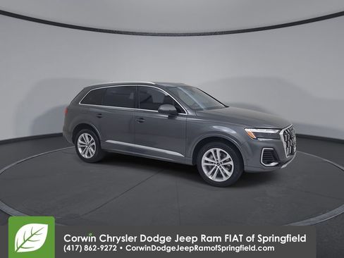 Used 2025 Audi Q7 3.0T Premium Plus AWD/4WD image 2