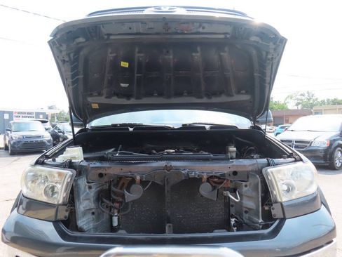 Used 2011 Toyota Tundra 4x4 Double Cab w/ Tow Pkg image 9