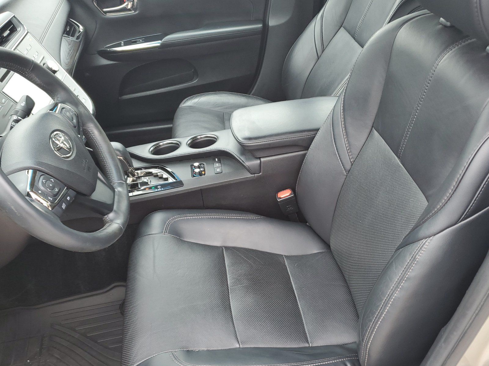 Used 2016 Toyota Avalon Limited w/ Protection Package FWD image 17