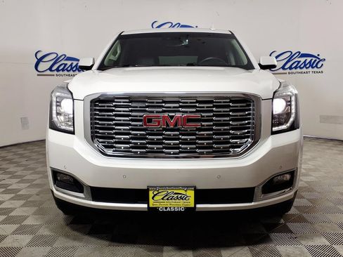 Used 2018 GMC Yukon Denali RWD image 3