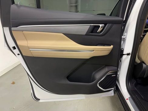 New 2026 Buick Enclave Preferred w/ LPO, All-Weather Package image 24