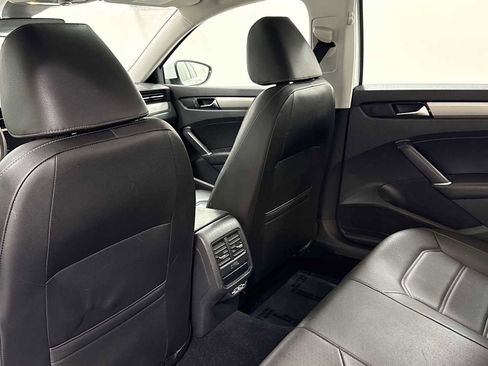 Used 2021 Volkswagen Passat 2.0T SE image 25