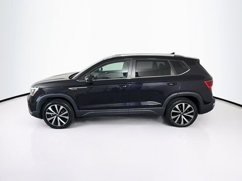 Used 2023 Volkswagen Taos SE FWD image 4