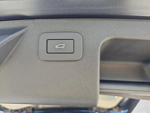 Certified 2024 Land Rover Discovery Sport S image 8