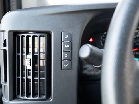 Used 2023 GMC Savana 2500 w/ Driver Convenience Package image 5