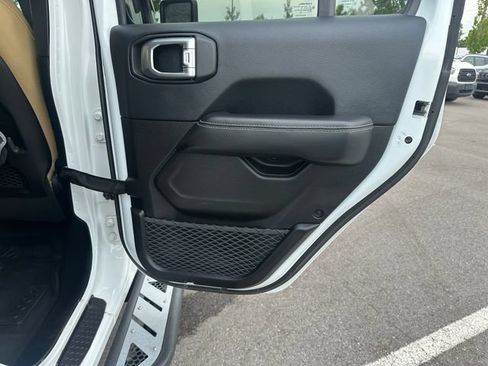 Used 2019 Jeep Wrangler Unlimited Rubicon AWD/4WD image 24