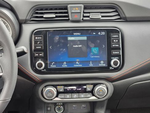 New 2025 Nissan Versa SR w/ Trunk Package FWD image 21