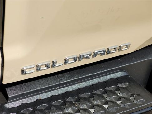 Used 2023 Chevrolet Colorado W/T image 8