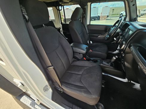 Used 2014 Jeep Wrangler Unlimited Sport w/ Quick Order Package 24S image 24