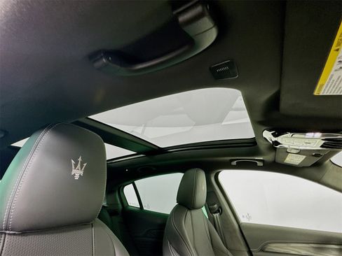 New 2025 Maserati Grecale Modena image 22