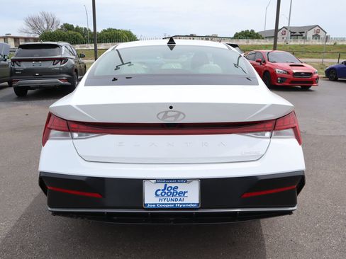 New 2026 Hyundai Elantra Limited FWD image 24