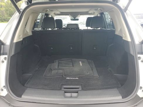 Certified 2023 Nissan Rogue Platinum w/ Platinum Premium Package FWD image 6
