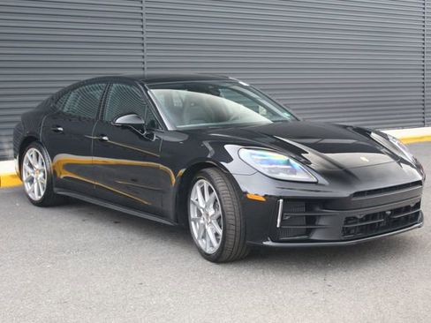 New 2025 Porsche Panamera 4 image 10