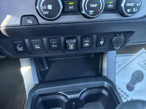 Used 2019 Toyota Tacoma TRD Sport w/ TRD Premium Sport Package image 30