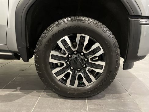 Used 2025 GMC Sierra 2500 Denali Ultimate image 12