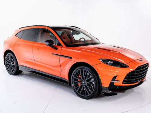 Used 2025 Aston Martin DBX 707 image 7