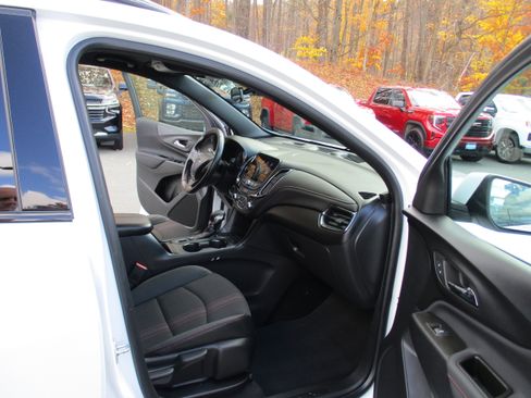 Certified 2022 Chevrolet Equinox RS w/ Infotainment Package image 15