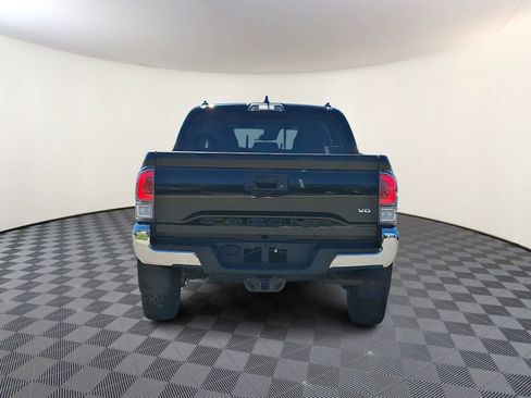 Certified 2021 Toyota Tacoma TRD Off-Road AWD/4WD image 7